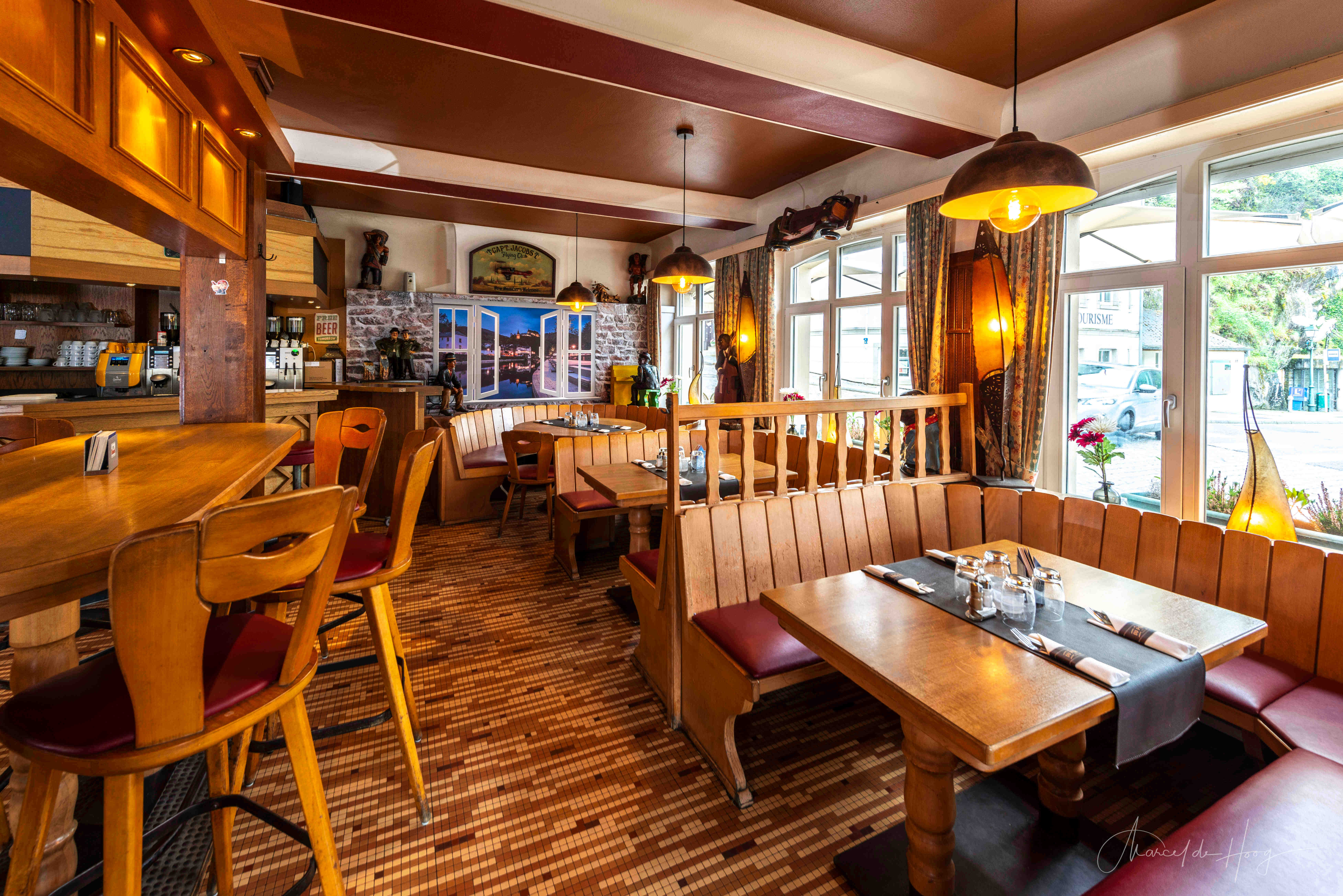 Tables café-restaurant Du Pont in Vianden, Luxembourg. Photo: Marcel de Hoog.